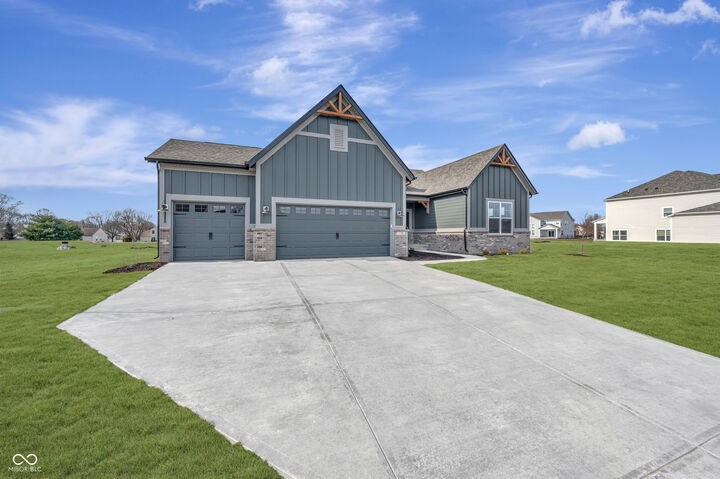 Property Photo:  1100 Sweetland Lane  IN 46143 