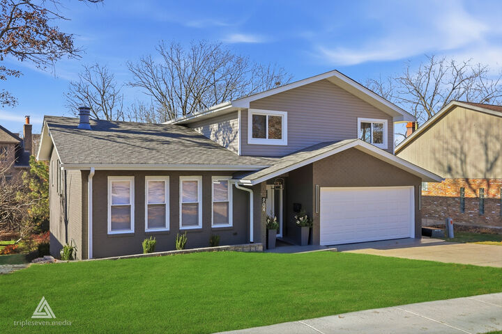 Property Photo: 904 Hillview Drive IL 60439