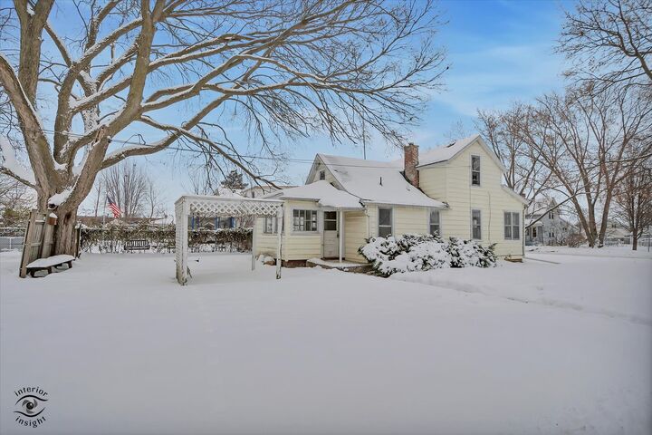 Property Photo:  411 N Prairie Avenue  IL 60915 