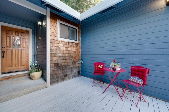 Property Photo: 6507 Dobson Way CA 95726