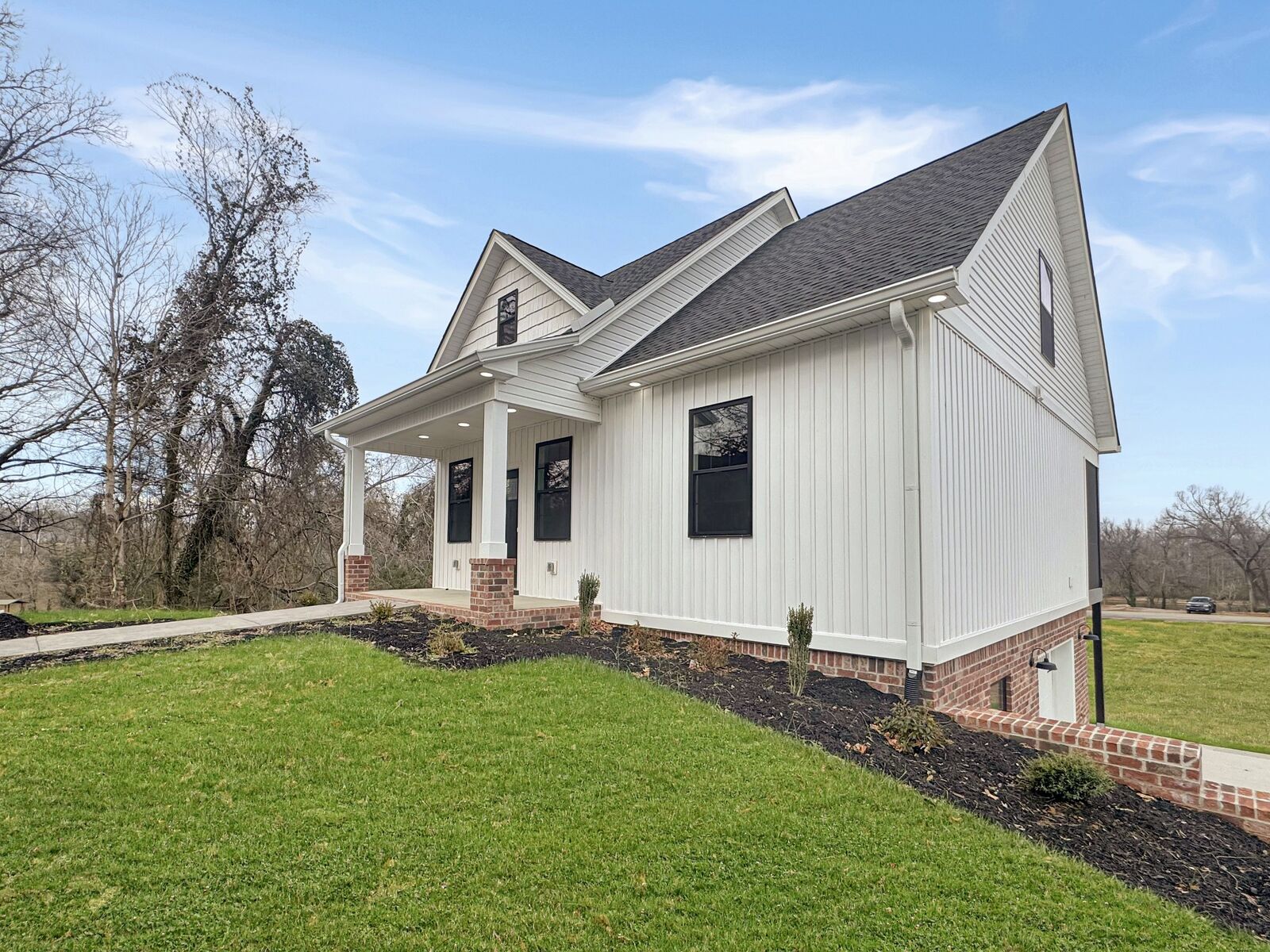 Property Photo: 200 Hood St TN 37058