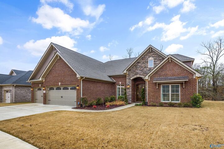 Property Photo: 7504 Flint Crossing Circle AL 35763