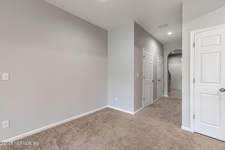 Property Photo:  5784 Sandstone Way  FL 32258 