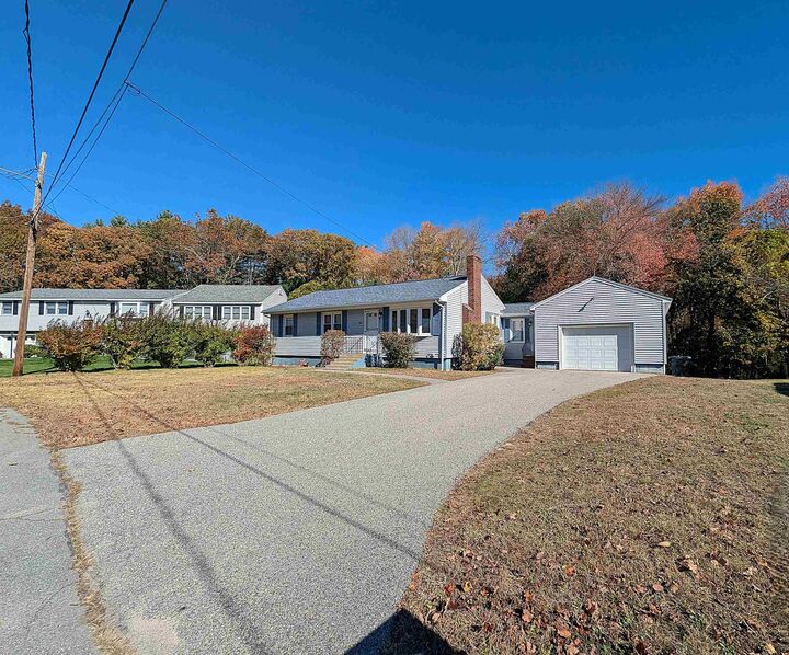 Property Photo:  55 Crestwood Circle  NH 03079 