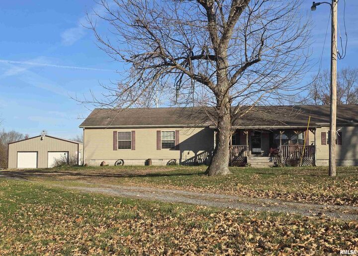 Property Photo: 13960 Meridian Road IL 62918