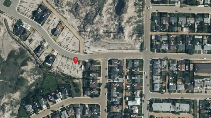 Property Photo:  189 10 Avenue SE  AB T0J 0Y6 
