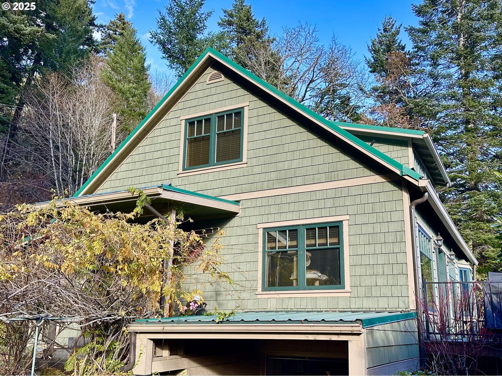 Property Photo: 61 Cook Underwood Rd WA 98605