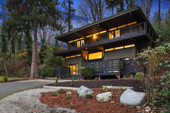 Property Photo: 1644 32nd Avenue W WA 98199