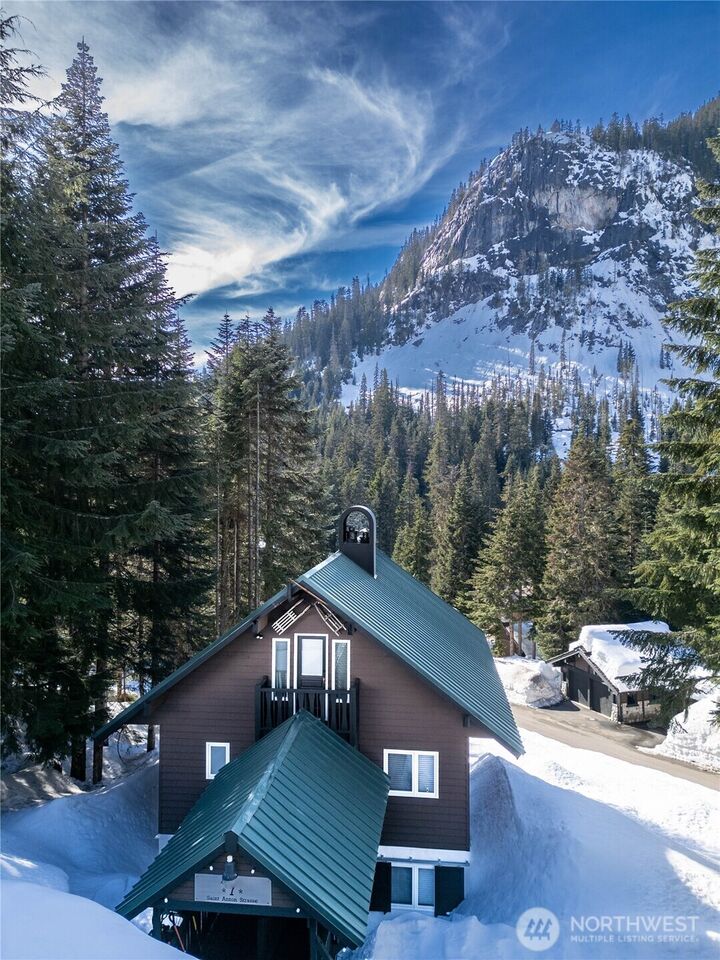 Property Photo:  7  Saint Anton Street  WA 98068 