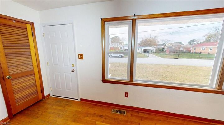 Property Photo: 64 Glenhaven Dr VA 23664