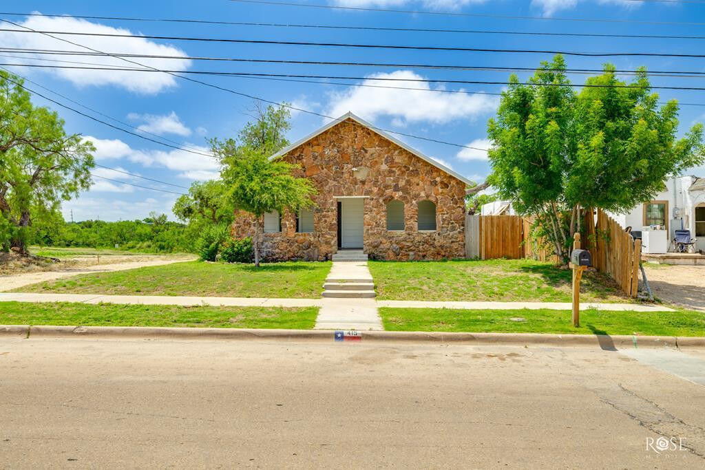 Property Photo:  415 E Harris Avenue  TX 76903 