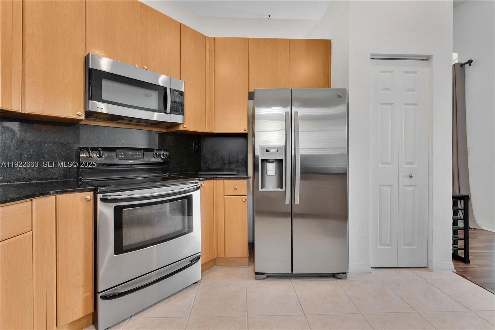 Property Photo:  143 SE 22nd Ter  FL 33033 