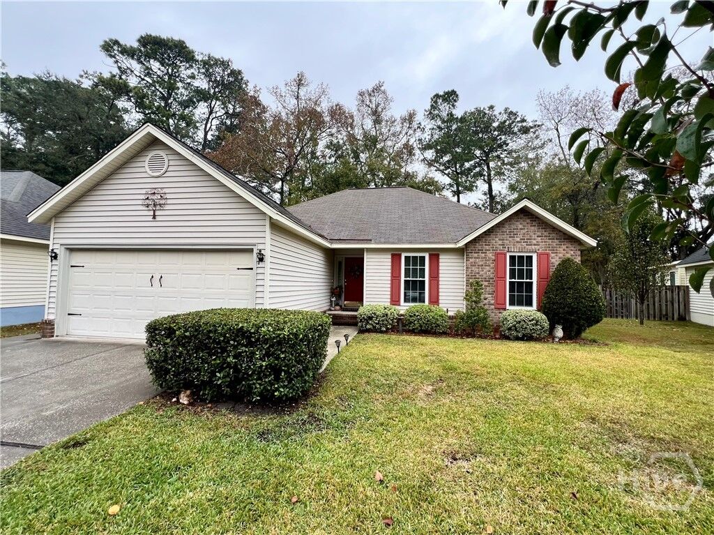 Property Photo:  104 Saint Andrews Way  GA 31410 