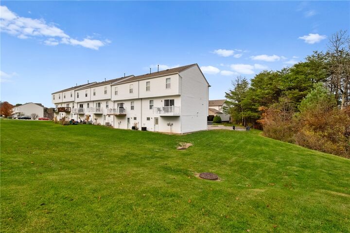 Property Photo: 105 Pine Valley Dr PA 15126