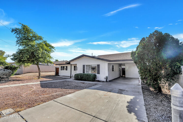 Property Photo:  3987 W Calle Segunda --  AZ 85226 