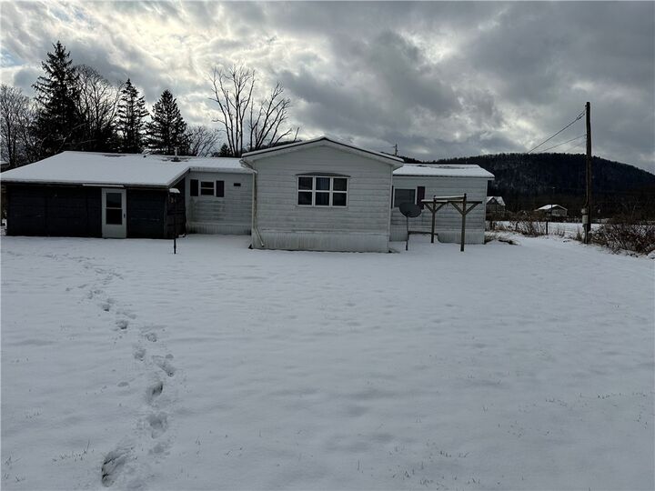 Property Photo:  19 Royal Street  NY 13743 