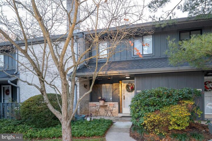 Property Photo:  521 Foxwood Lane 521  PA 19301 