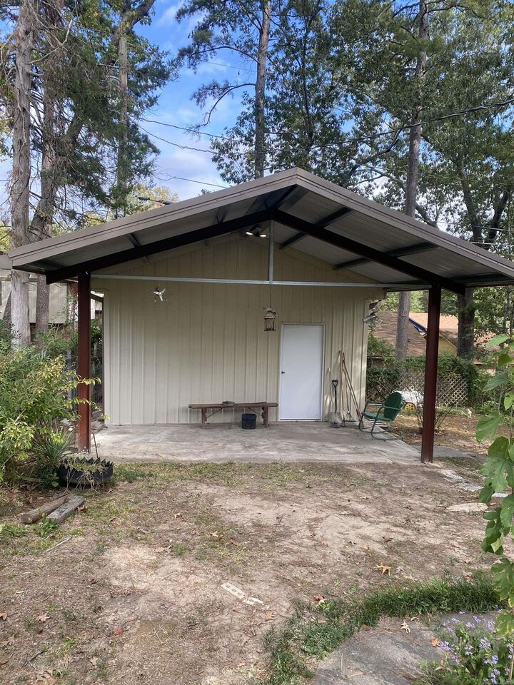 Property Photo:  5 Westwood Lane  AR 72204 