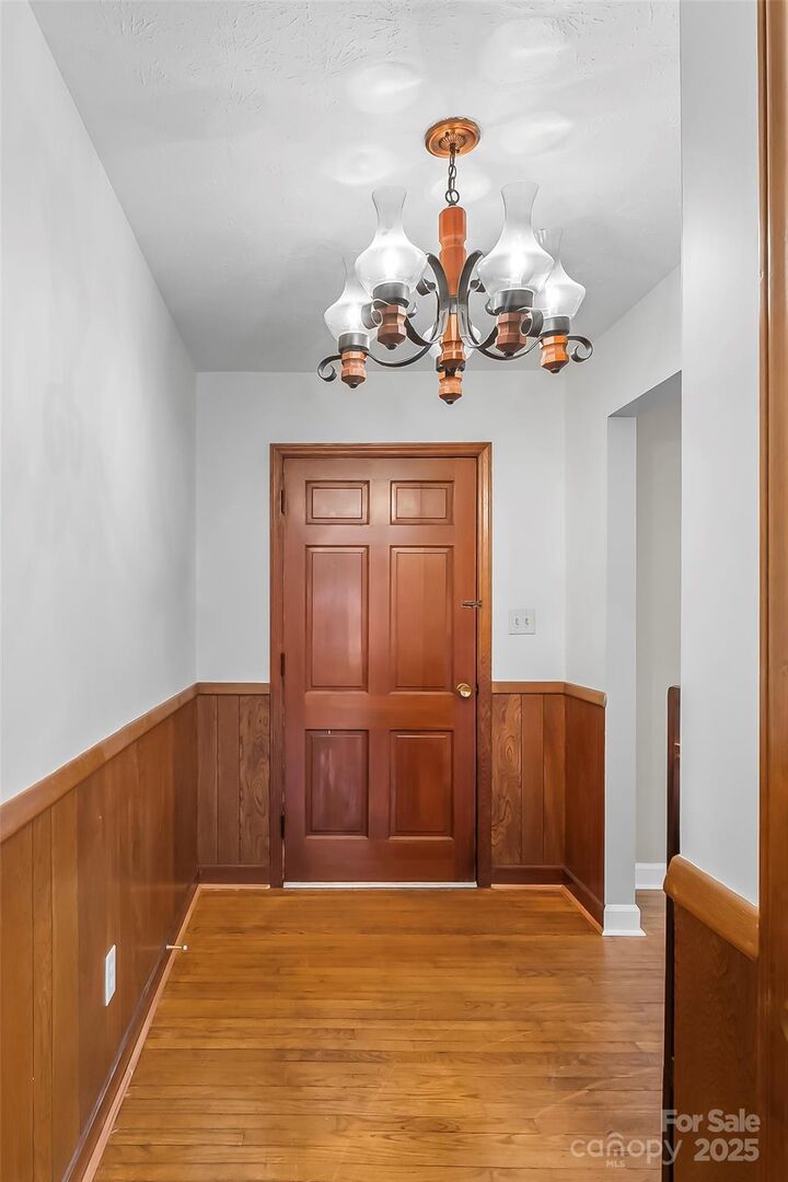 Property Photo:  2580 Sweetbriar Circle  NC 28645 
