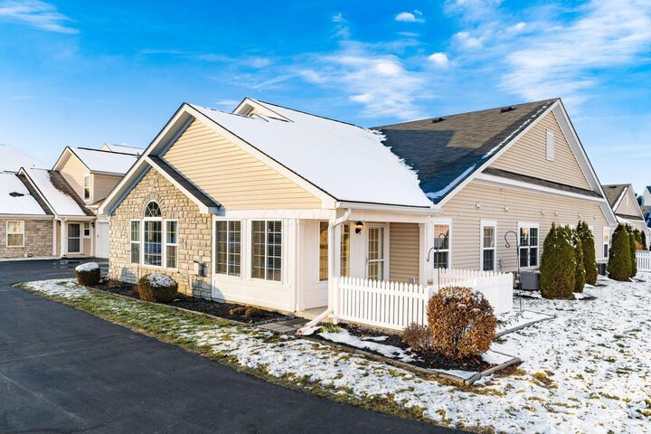 Property Photo: 937 Governors Circle OH 43130