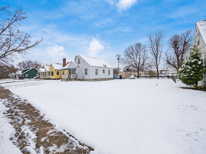 Property Photo: 740 S Napoleon Avenue OH 43213