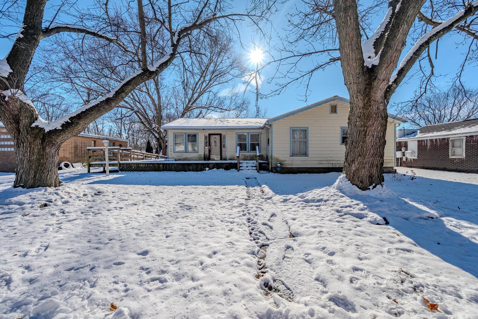 Property Photo: 1117 Woodrow Avenue OH 43302