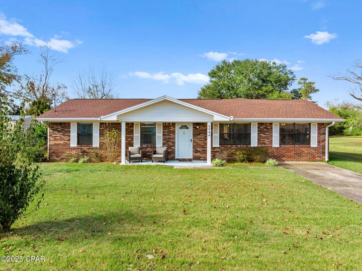 Property Photo: 5544 Lakewood Circle FL 32404