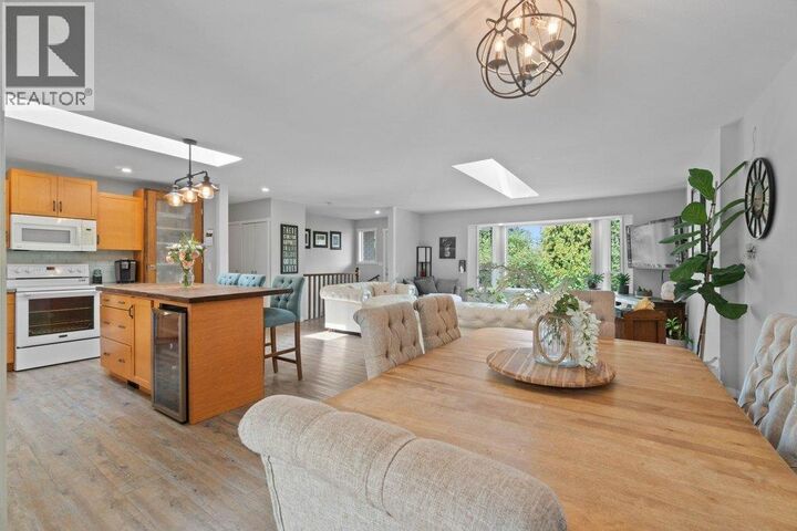 Photo de la propriété:  2131 21 Street Northeast  BC V1E 3E4 