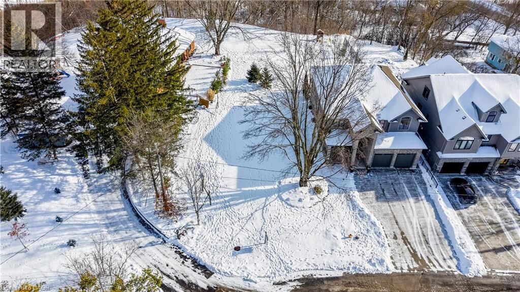 Property Photo: 54 Roos Street ON N2P 1H9