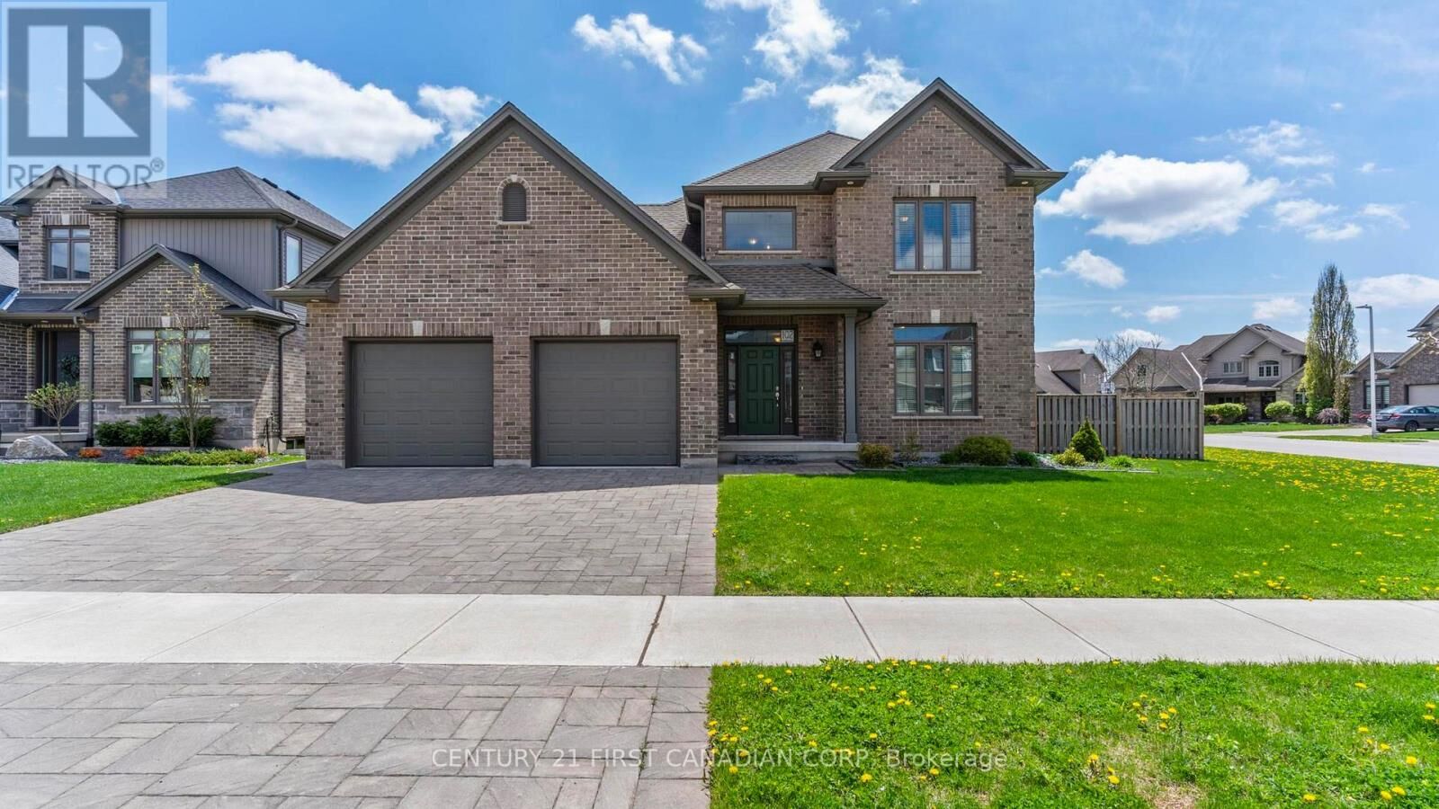 Photo de la propriété:  102 Caverhill Crescent  ON N0L 1R0 