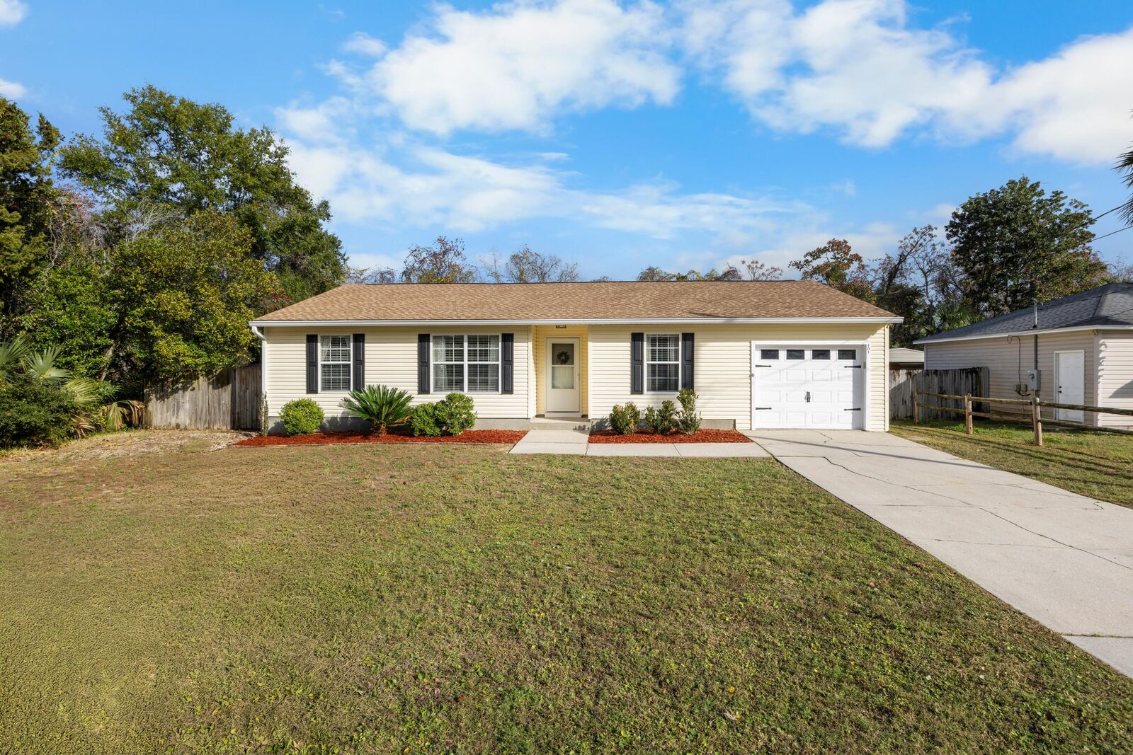 Property Photo: 101 SW Cowrie Avenue FL 32548