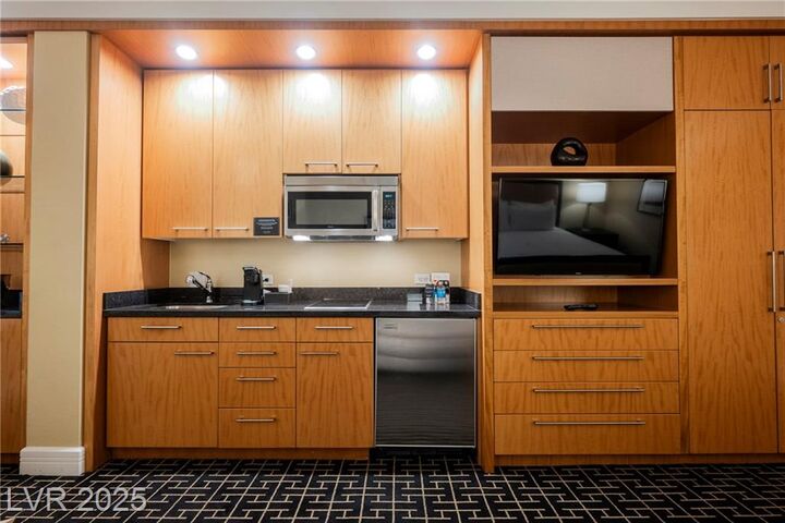 Property Photo:  2000 North Fashion Show Drive 1623  NV 89109 