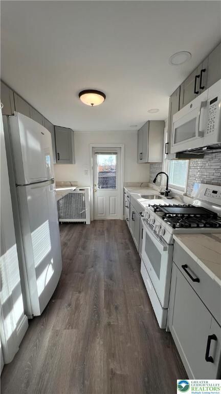 Property Photo: 1462 Main Street 2 PA 18018