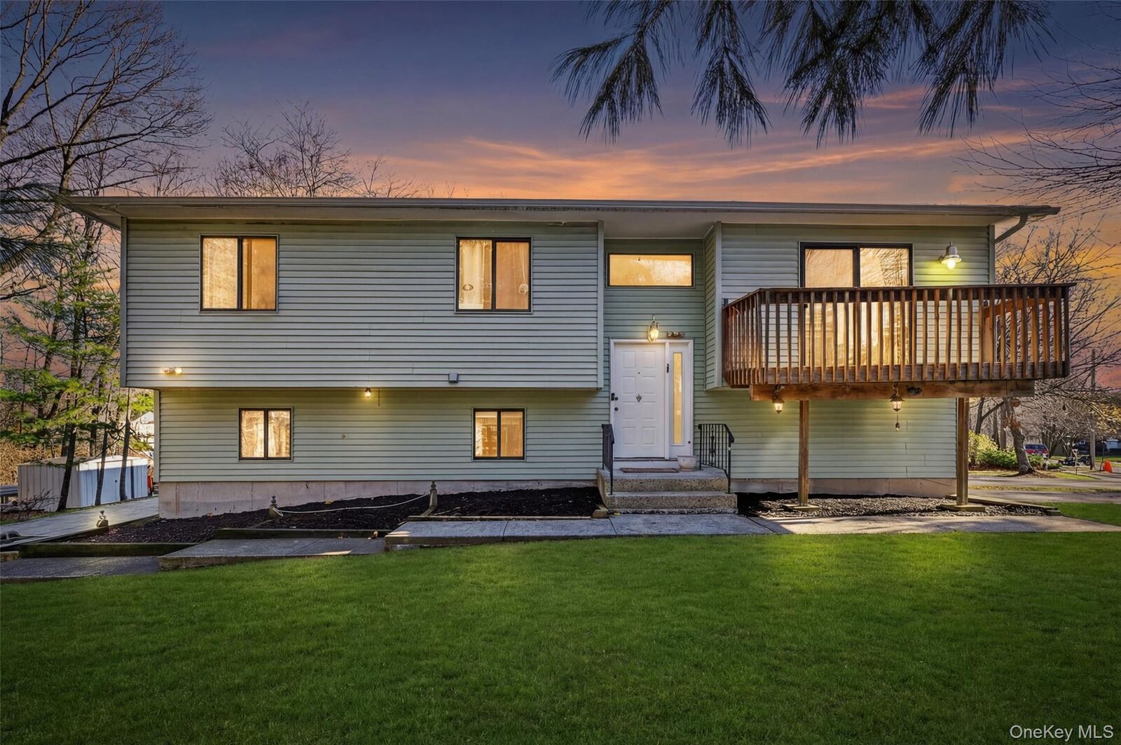 Property Photo:  10 Pauline Court  NY 10977 