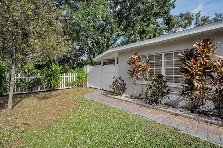 Property Photo:  5 N Hayes Road  FL 34677 