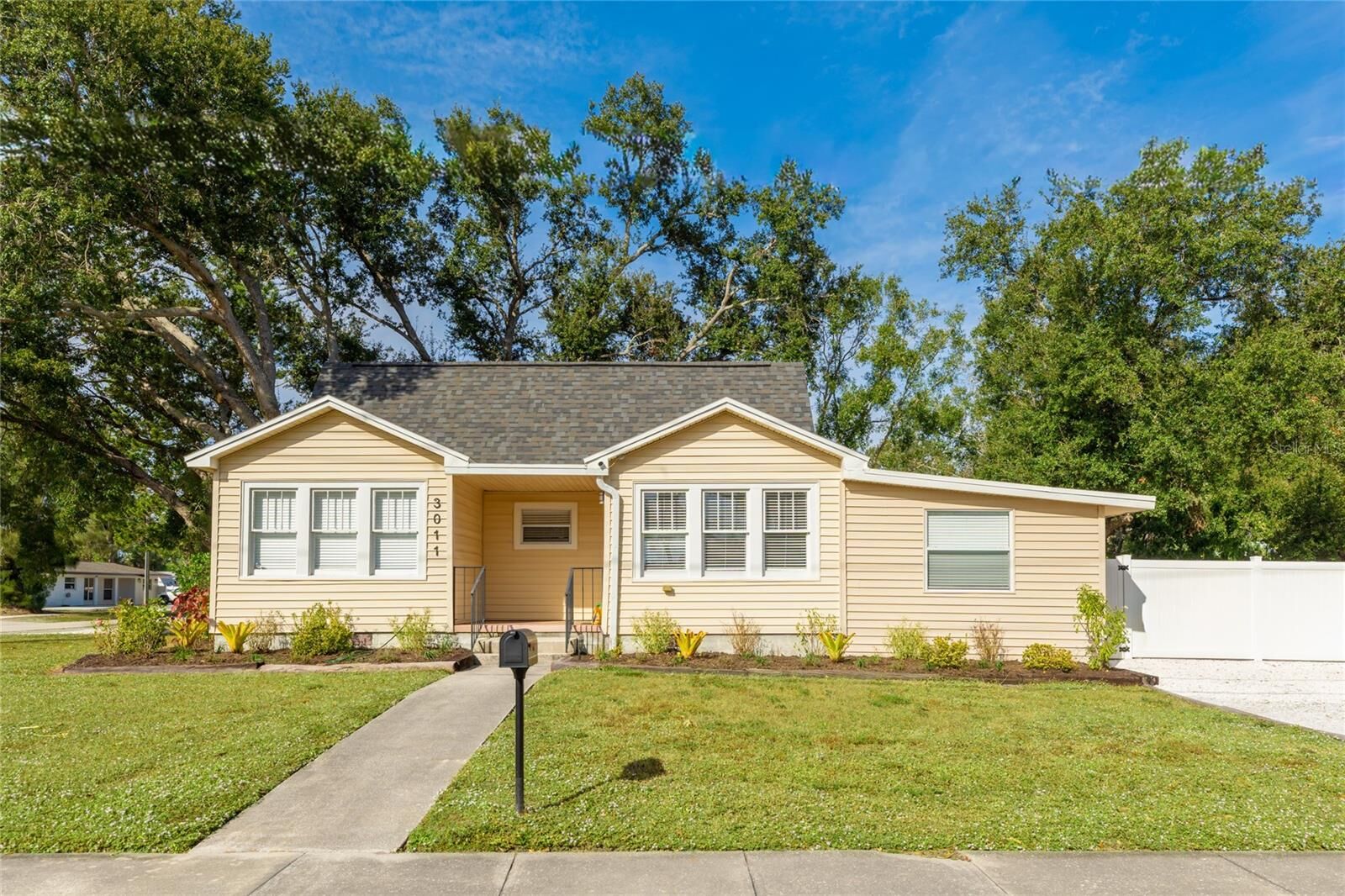 Property Photo:  3011 6th Street  FL 34237 