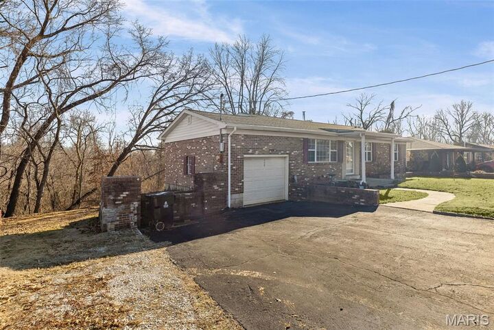 Property Photo: 208 Hillwood Drive IL 62223