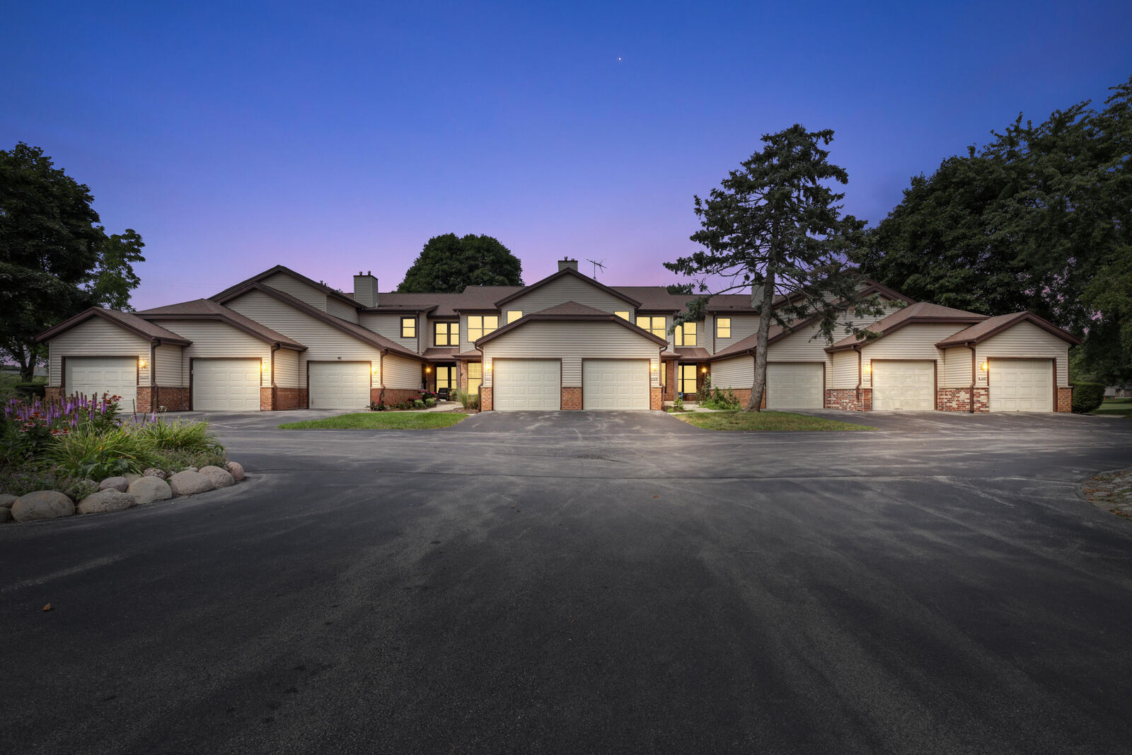 Property Photo:  8127 S Legend Dr D  WI 53132 