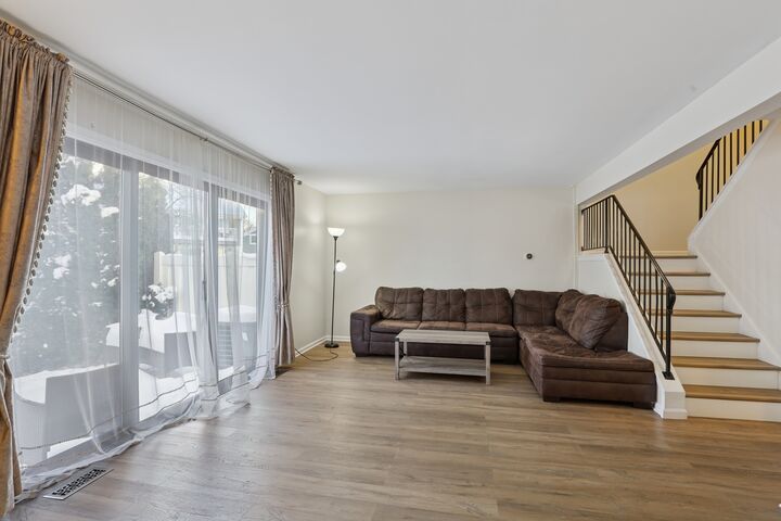 Property Photo: 625 Breakers Point IL 60194