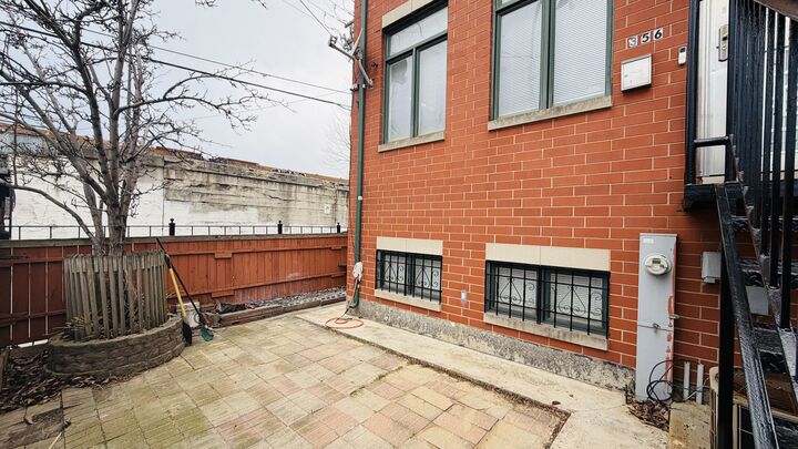 Property Photo: 356 W 31st Street IL 60616