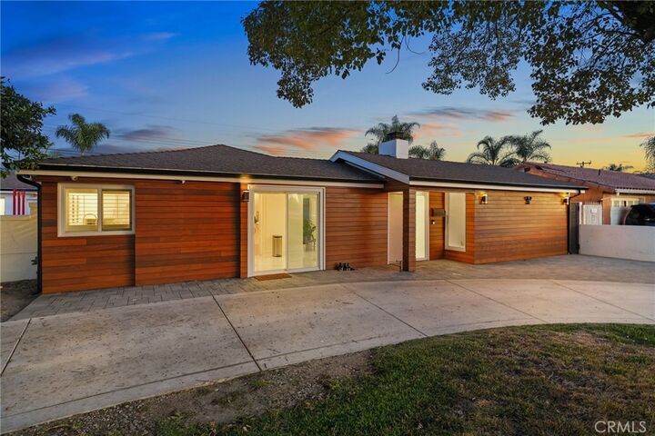 10214 Woodruff  Downey CA 90241 photo