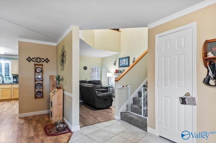 Property Photo: 508 Carrsbrook Road SE AL 35803