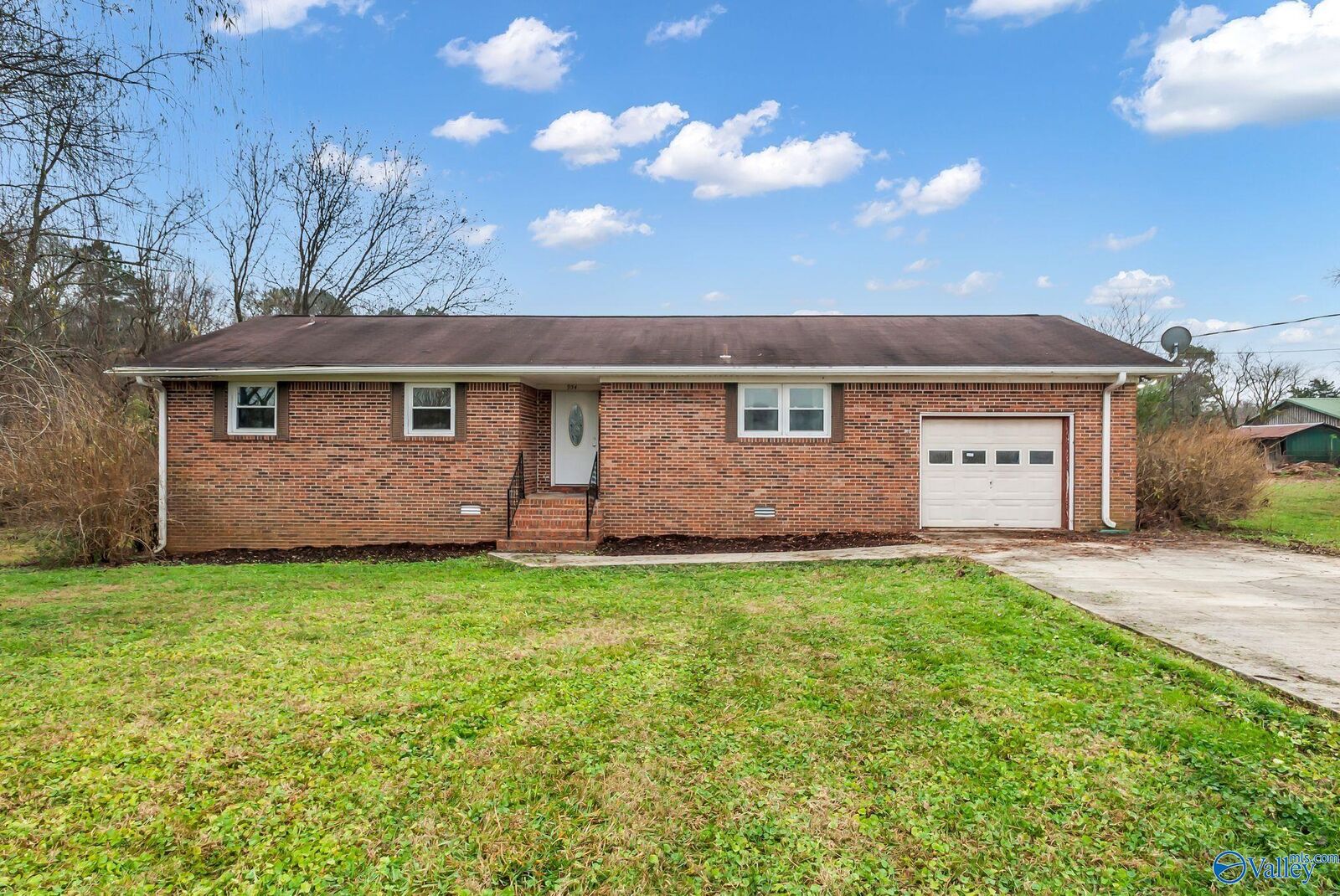 Property Photo: 954 Boles Road AL 35761