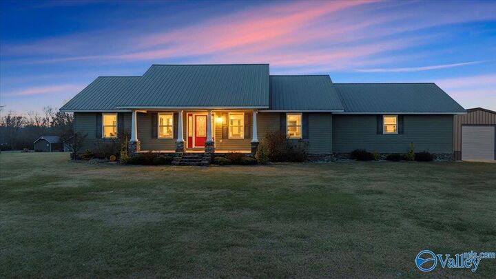 Property Photo: 885 County Road 16 AL 35744