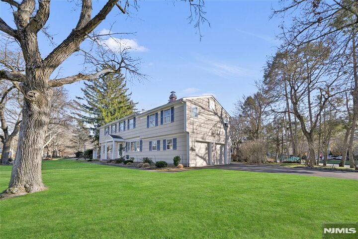 Property Photo:  86 Lincoln Terrace  NJ 07640 