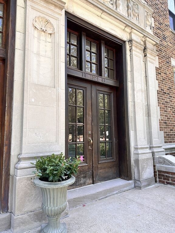 Property Photo:  1521 Beacon St 1  MA 02446 