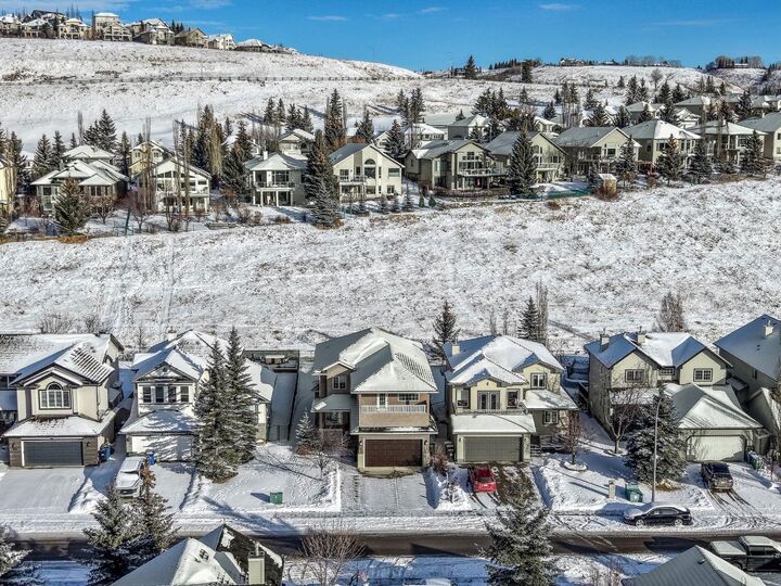 Photo de la propriété:  187 Gleneagles View  AB T4C 1W2 