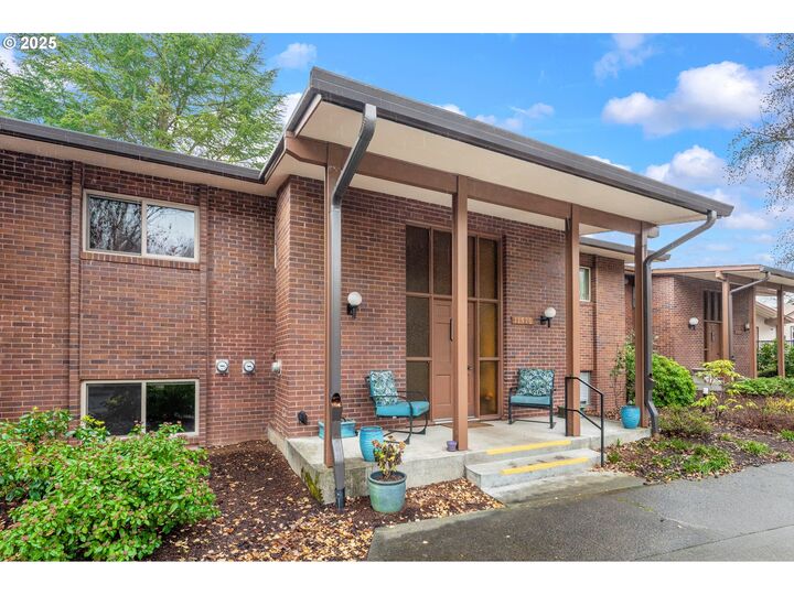 11510 SW Crown Dr 5  King City OR 97224 photo