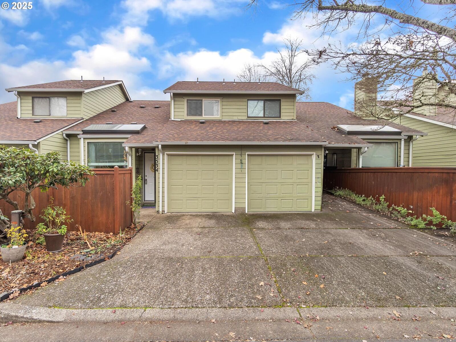 Property Photo: 3534 Westleigh St OR 97405