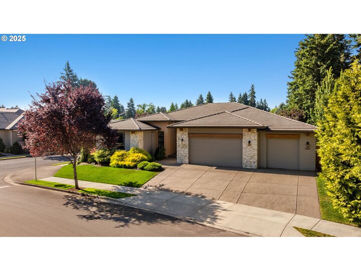 Property Photo: 14511 NE 10th St WA 98684